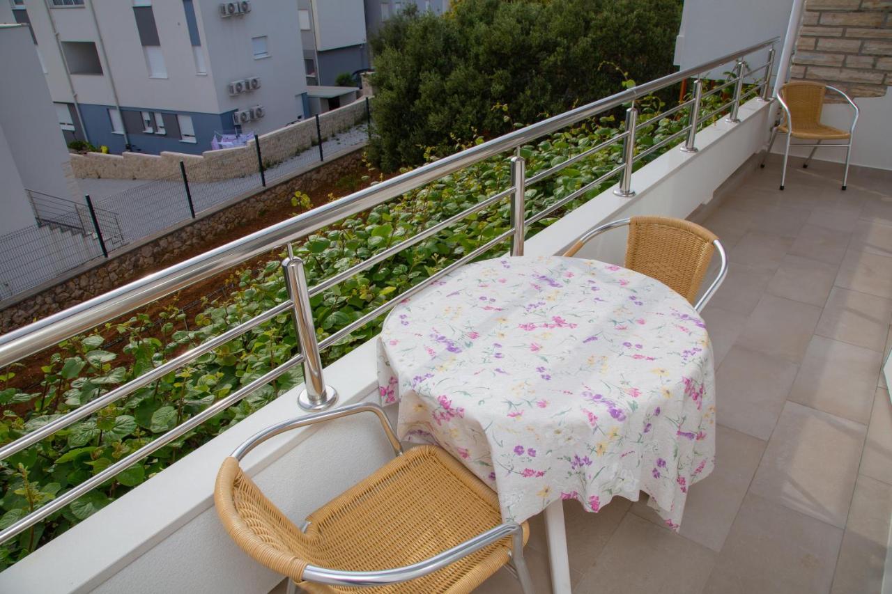 Tonica Apartments Novalja Exterior foto
